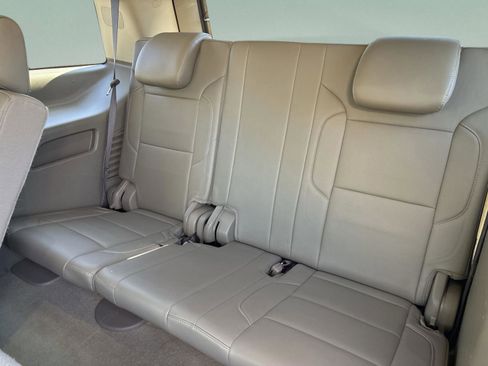 Used 2017 GMC Yukon SLT w/ Premium Edition image 20