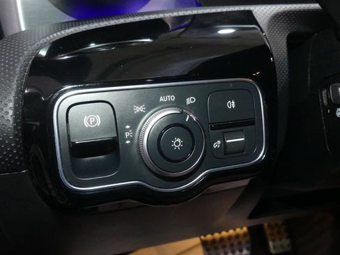 Used 2021 Mercedes-Benz A 220 4MATIC image 30