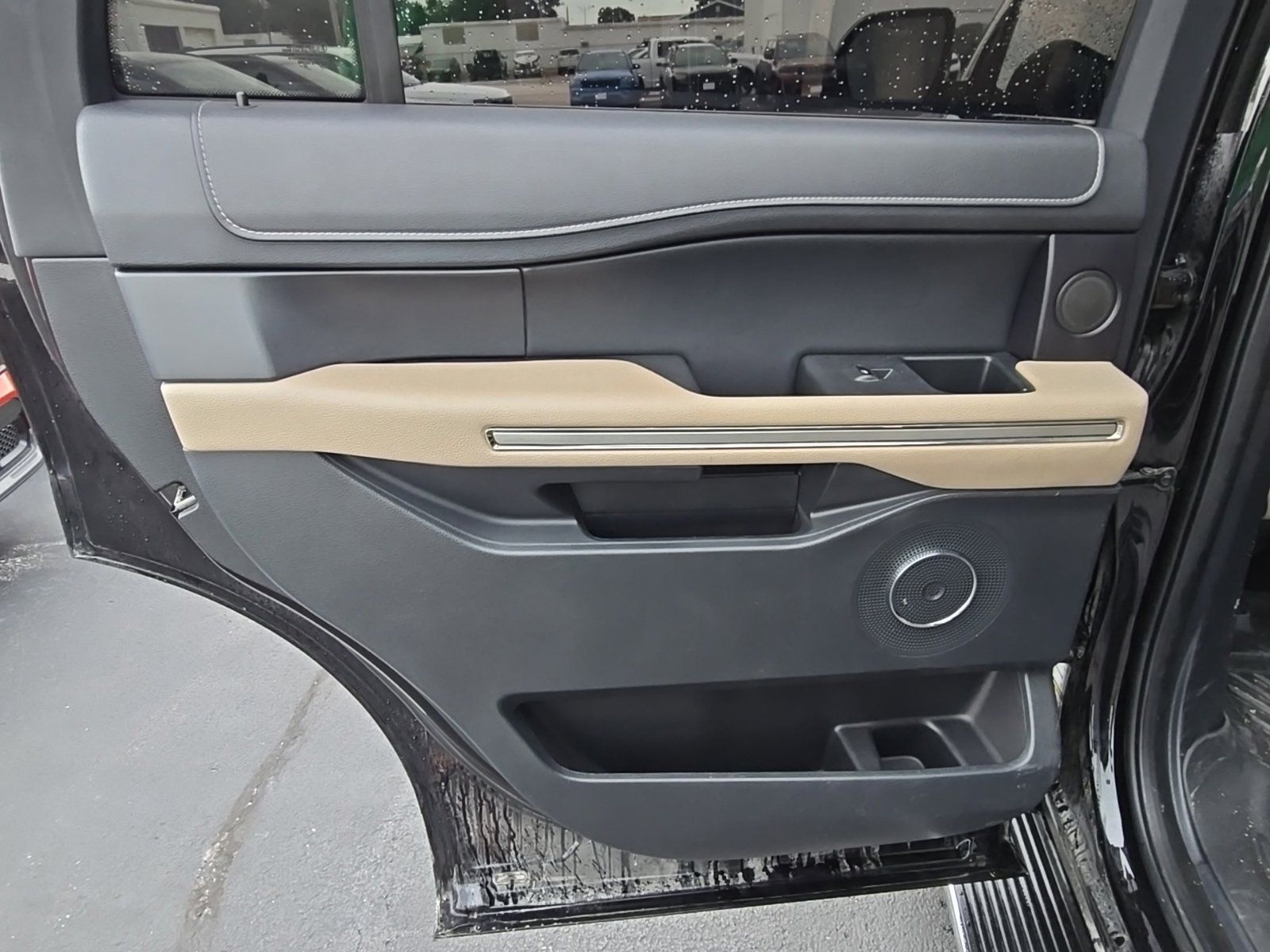 Used 2023 Ford Expedition Limited AWD/4WD image 44