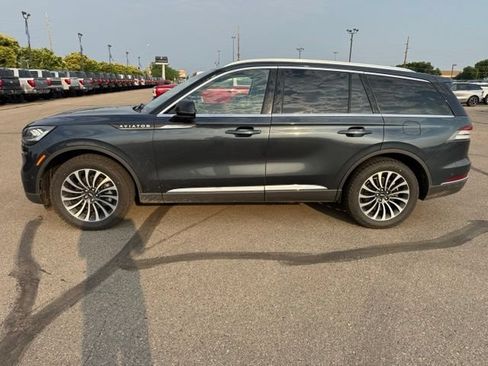 Used 2023 Lincoln Aviator Reserve w/ Equipment Group 201A AWD/4WD image 7