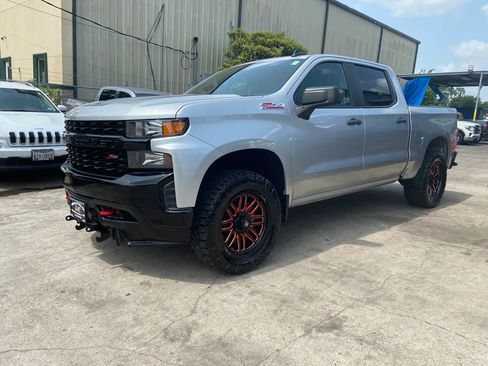 Used 2019 Chevrolet Silverado 1500 Custom Trail Boss w/ Custom Convenience Package AWD/4WD image 3