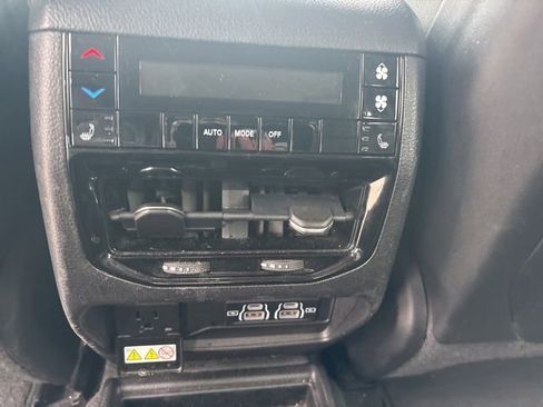 Used 2022 Jeep Grand Cherokee L Limited image 20