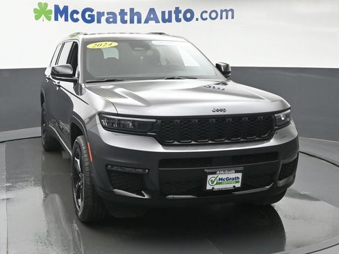 Used 2024 Jeep Grand Cherokee L Limited w/ Black Appearance Package AWD/4WD image 5