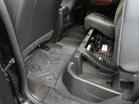 Used 2024 GMC Canyon AT4 image 45