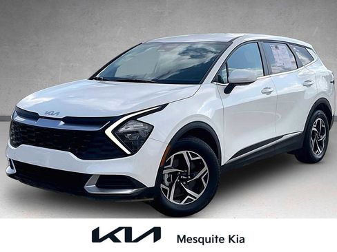 Used 2023 Kia Sportage LX image 1
