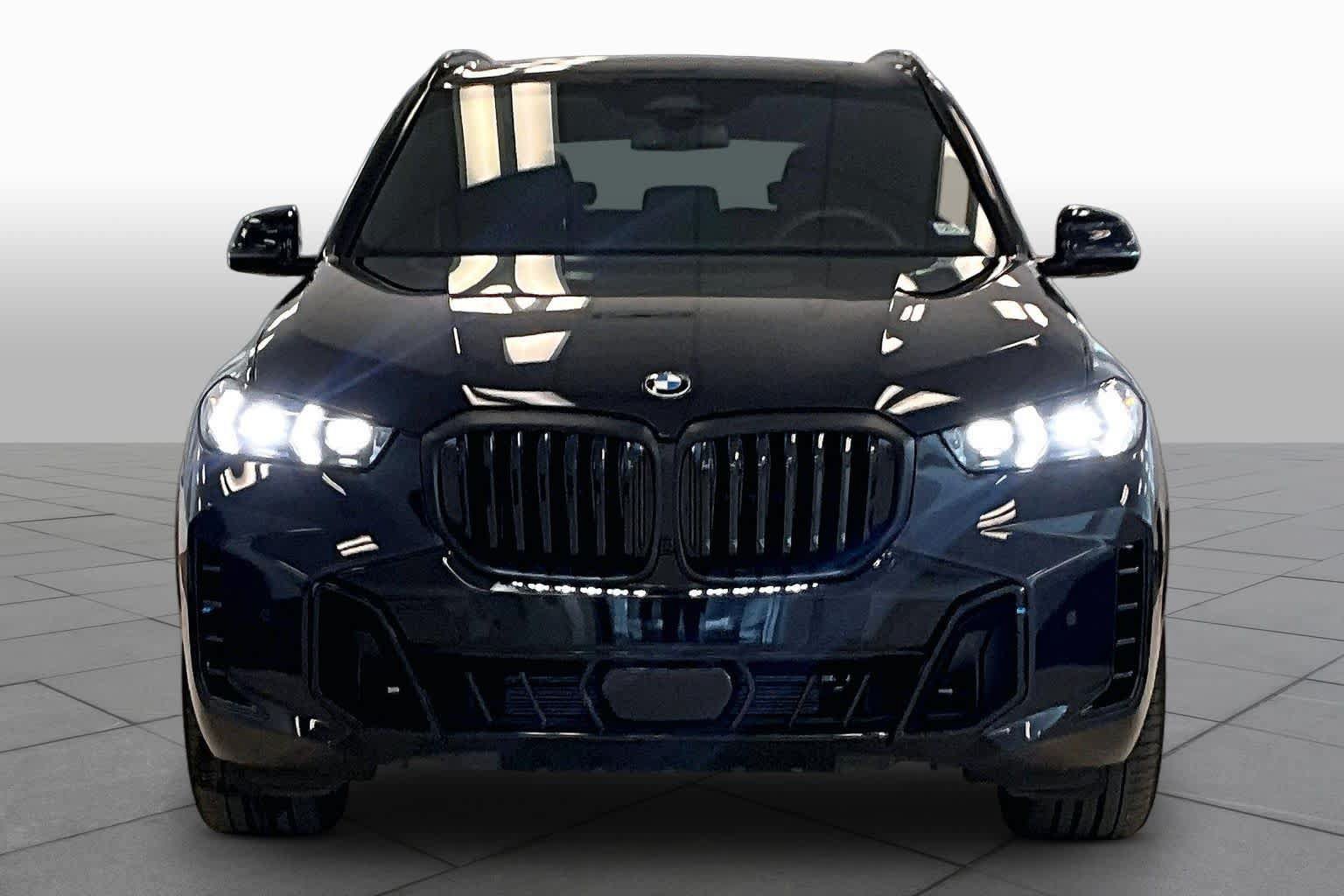 Used 2024 BMW X5 xDrive40i w/ Executive Package AWD/4WD image 3