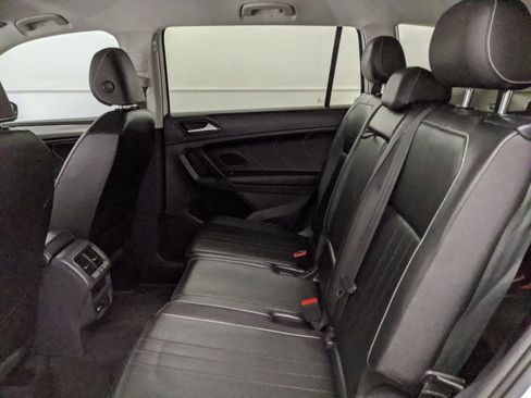 Used 2022 Volkswagen Tiguan SE image 17