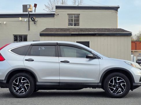 Used 2016 Honda CR-V SE image 3