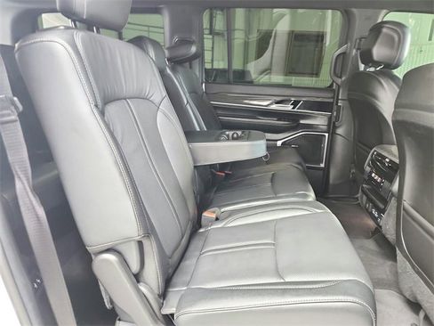 Used 2022 Jeep Wagoneer Series III image 42