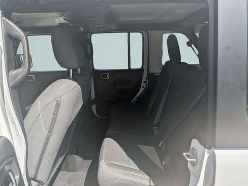 Used 2025 Jeep Wrangler Unlimited Sport AWD/4WD image 19