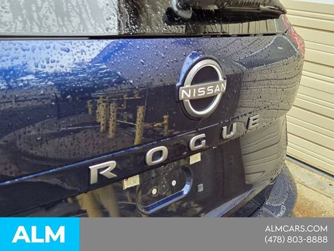 Used 2025 Nissan Rogue SV FWD image 11