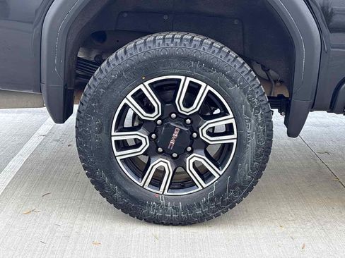 Used 2023 GMC Sierra 2500 AT4 w/ Gooseneck/5TH Wheel Package AWD/4WD image 12