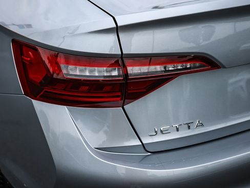 Used 2023 Volkswagen Jetta S image 9