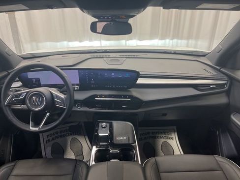 Used 2025 Buick Enclave Preferred image 4