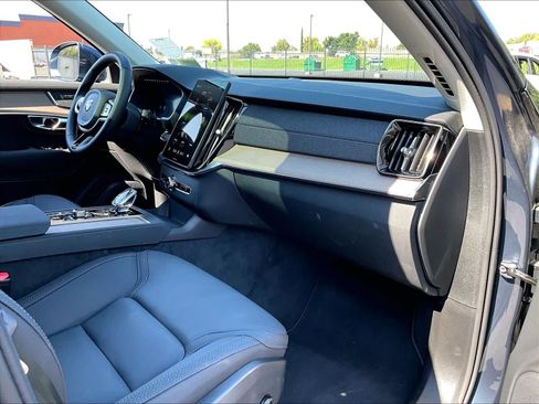 Used 2026 Volvo XC90 B5 Core AWD/4WD image 19