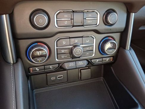 Certified 2021 Chevrolet Tahoe LT w/ LT Signature Package image 17