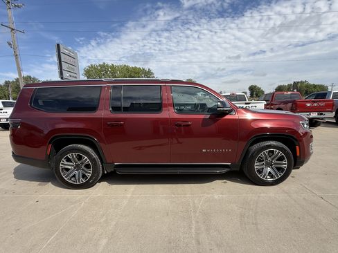 Used 2024 Jeep Wagoneer L Series II w/ Flexible Seating Group AWD/4WD image 37