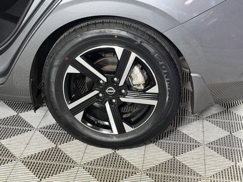 Used 2024 Nissan Sentra SV FWD image 12