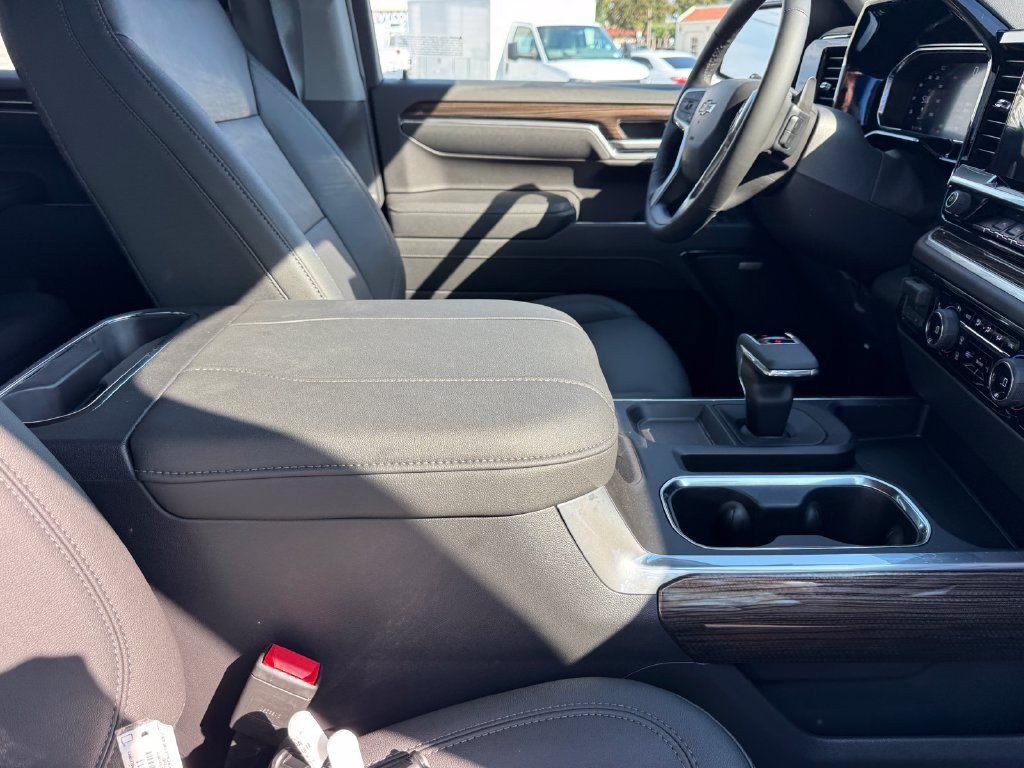 New 2026 Chevrolet Silverado 1500 LT Trail Boss w/ LT Trail Boss Premium Package AWD/4WD image 9