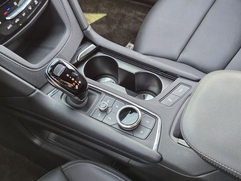 Used 2024 Cadillac XT6 Sport w/ Technology Package image 26