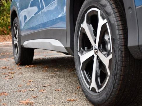 New 2026 Volkswagen Tiguan SE FWD image 10
