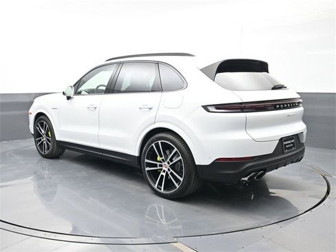 New 2026 Porsche Cayenne E-Hybrid image 3