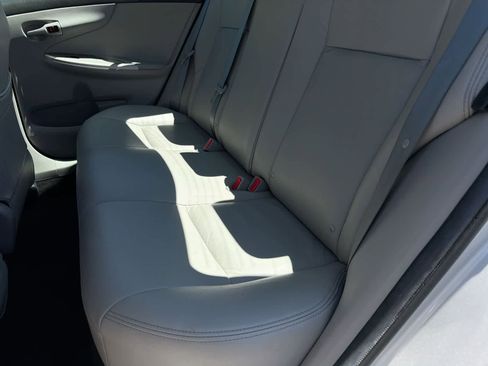 Used 2013 Toyota Corolla LE FWD image 20