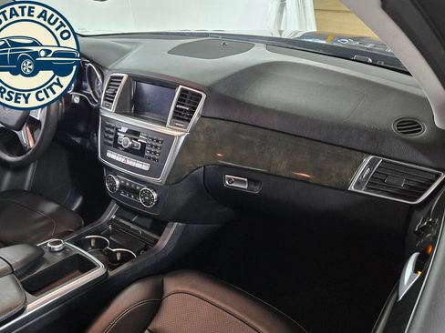 Used 2015 Mercedes-Benz ML 350 4MATIC w/ Premium 1 Package image 37
