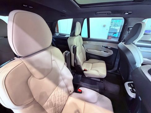 Used 2025 Volvo XC90 B6 Plus w/ Protection Package Premier AWD/4WD image 13