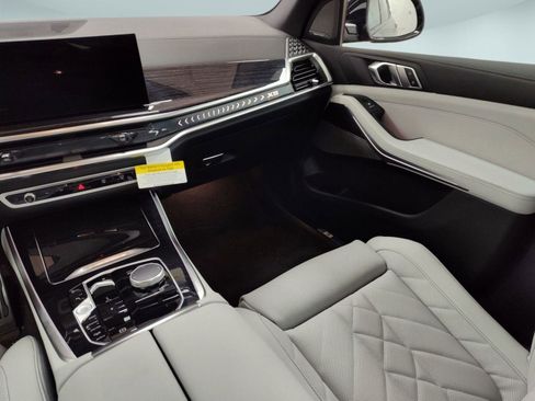 Used 2026 BMW X5 xDrive40i w/ M Sport Package image 26