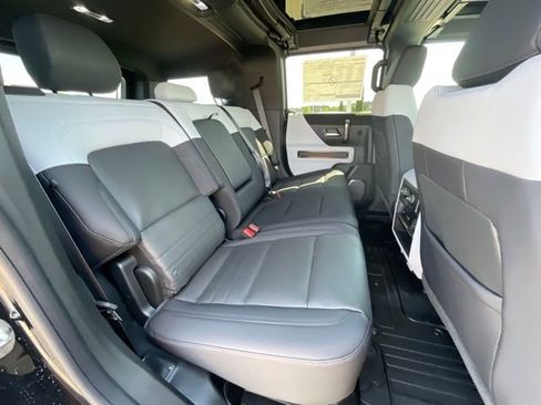 New 2025 GMC Hummer EV 2X image 25