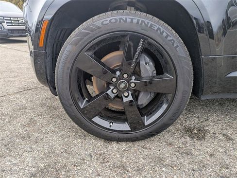 Used 2024 Land Rover Defender 130 X-Dynamic SE image 21