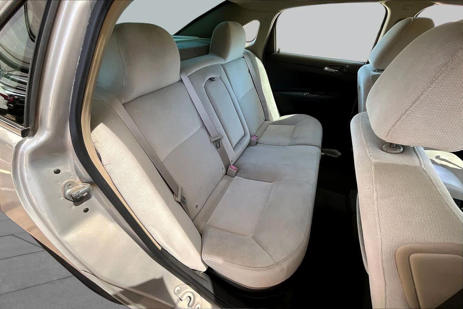 Used 2012 Chevrolet Impala LT FWD image 18