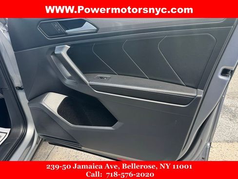 Used 2022 Volkswagen Tiguan SE w/ Panoramic Sunroof Package image 31
