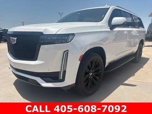 Used 2021 Cadillac Escalade ESV Sport AWD/4WD image 3