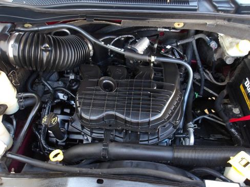 Used 2011 Chrysler Town & Country Touring FWD image 26