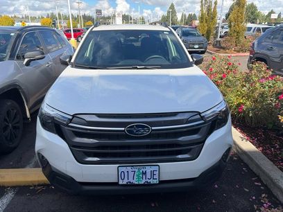 Used 2025 Subaru Forester Premium w/ Convenience Package #1