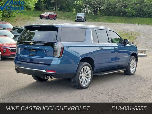 Used 2025 Chevrolet Suburban Premier AWD/4WD image 5