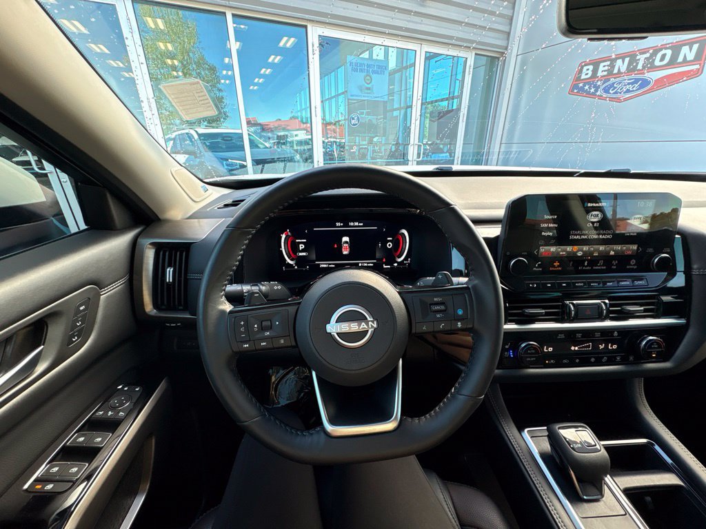 Used 2024 Nissan Pathfinder Platinum w/ Cargo Package AWD/4WD image 18