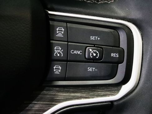 Used 2023 Jeep Wagoneer L Series II w/ Premium Group I AWD/4WD image 17
