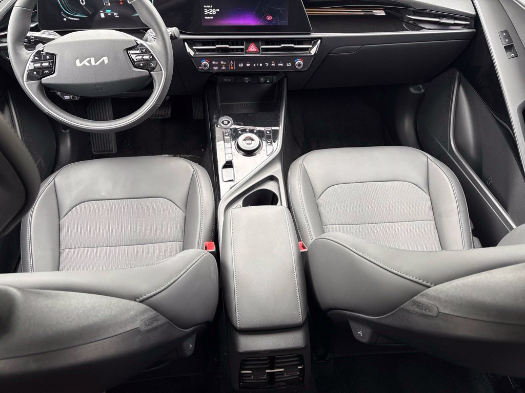 Used 2023 Kia Niro EX FWD image 9