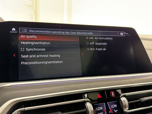 Used 2022 BMW X7 xDrive40i w/ M Sport Package AWD/4WD image 26