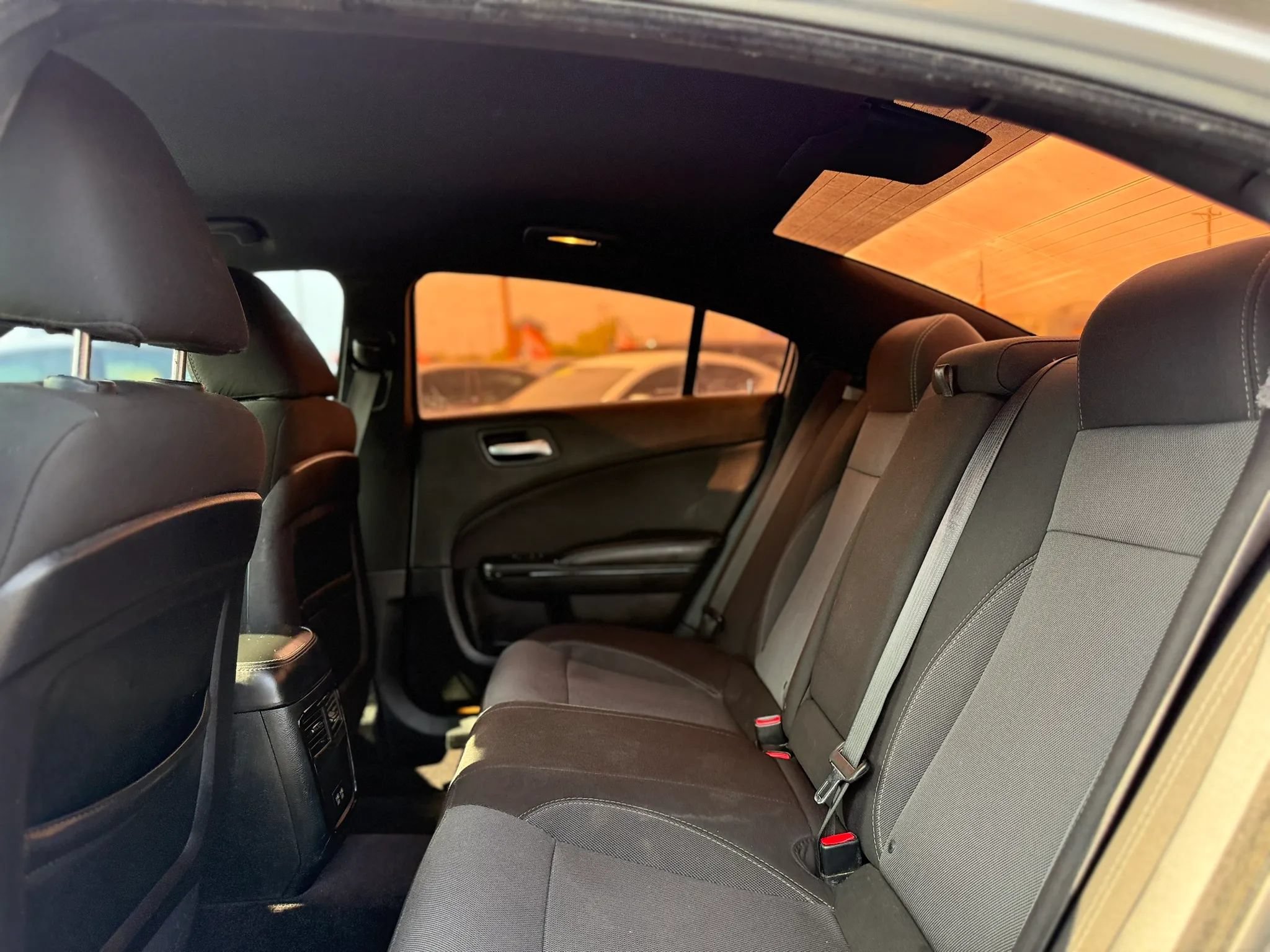 Used 2017 Dodge Charger SE w/ Blacktop Package RWD image 19