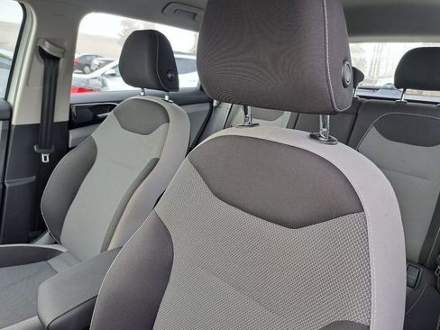 Used 2024 Volkswagen Taos S image 17