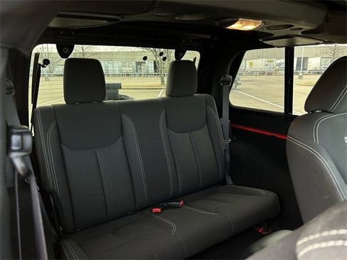 Used 2017 Jeep Wrangler Sahara image 28