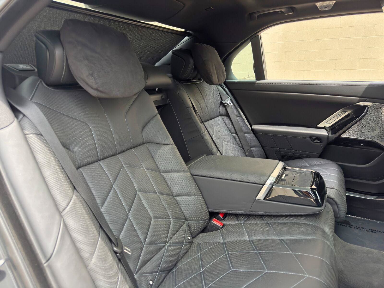 Used 2024 BMW i7 eDrive50 w/ M Sport Package RWD image 54