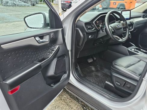 Used 2020 Ford Escape SEL image 18