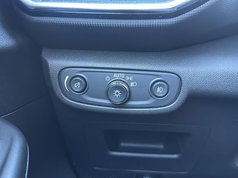 Used 2022 Chevrolet TrailBlazer LT w/ Convenience Package image 26