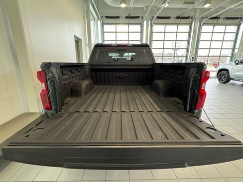 Used 2025 Chevrolet Silverado 1500 LT image 36
