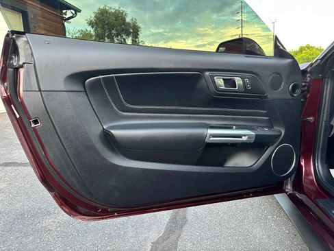 Used 2018 Ford Mustang GT Premium w/ GT Performance Package RWD image 9